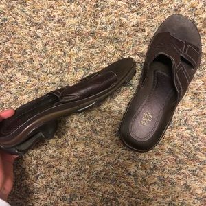 ASGI SANDALS FOR $3 if you like it...